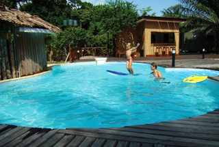 Loango lodge pool